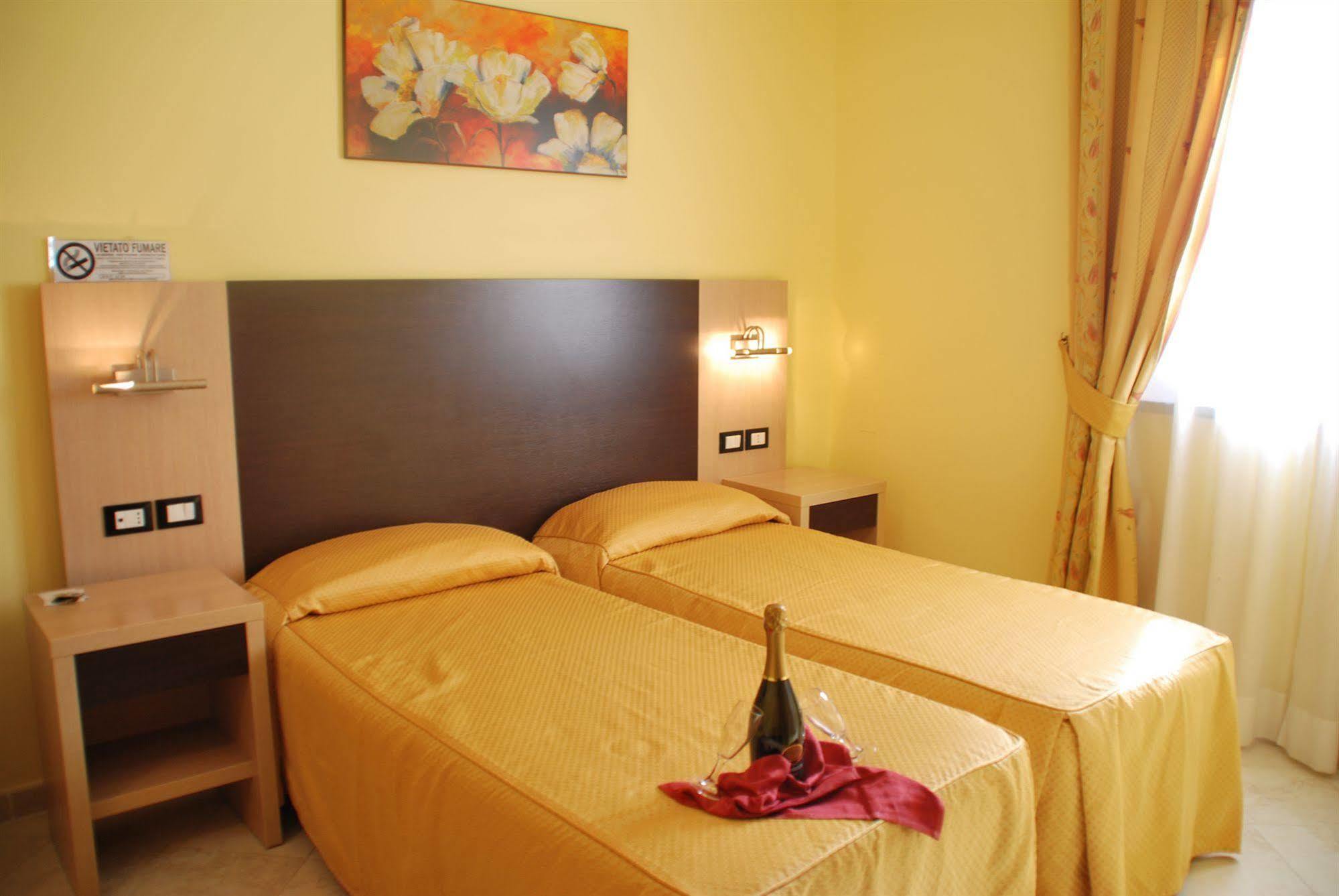 Hotel Dei Tartari Guidonia Montecelio ภายนอก รูปภาพ